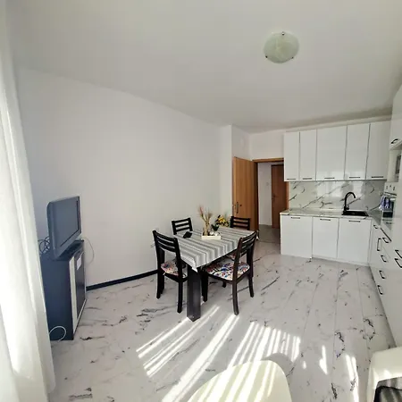 бижу м Апартаменты Поморие